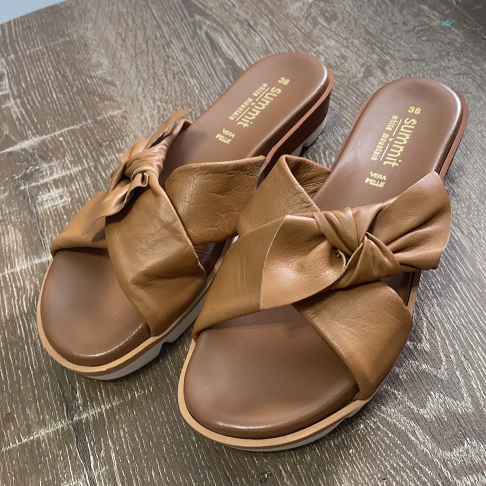 Summit Sandals with Bow Size 8